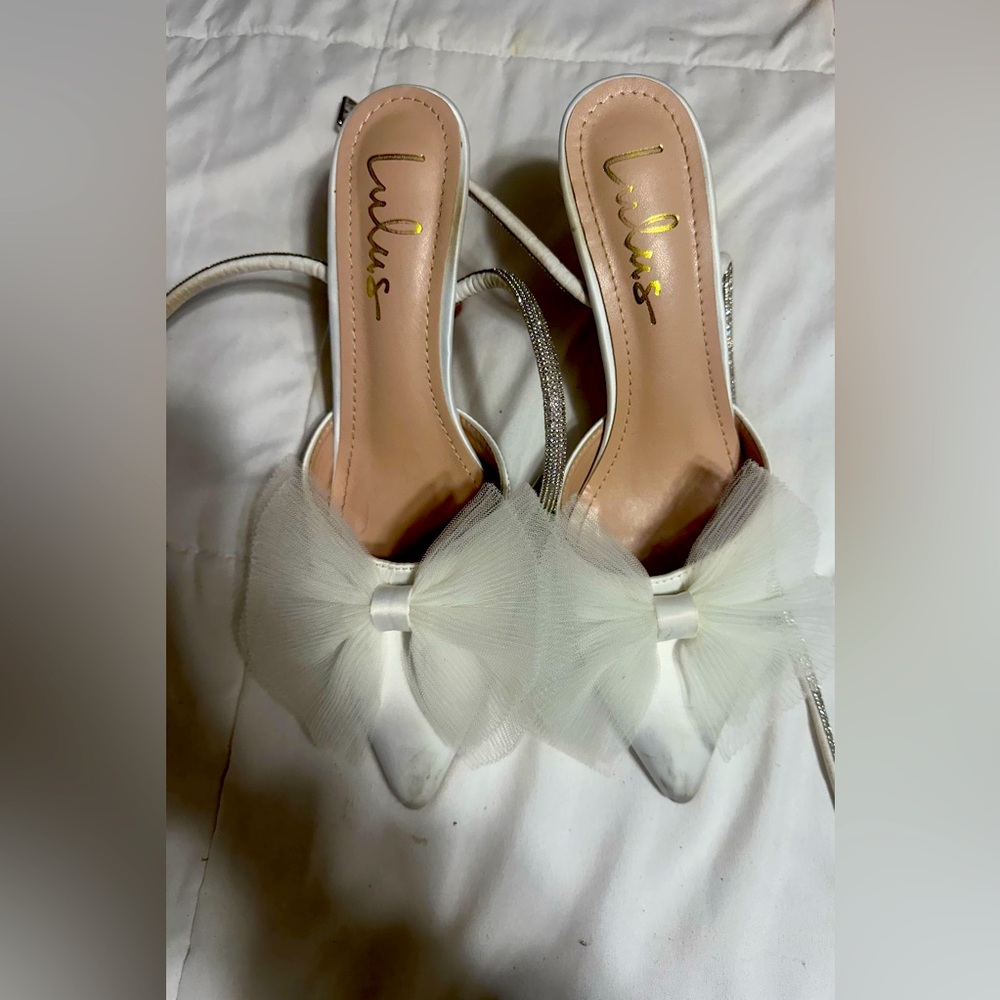 Lulus White Bow heel